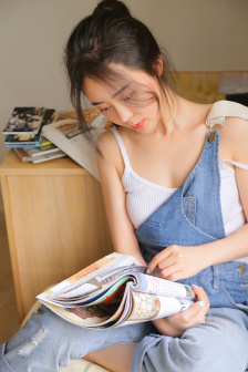 老板把我抱到办公室揉我胸视频